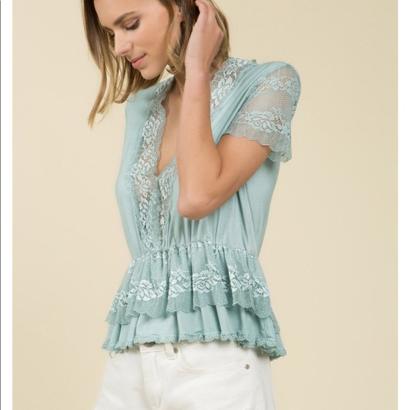 Emerald Peplum short sleeve lace detail top - Picture 3 of 7